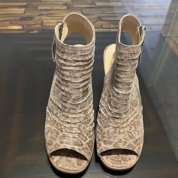 Paul Green Leopard Print Cayenne Peep Toe Sandals Size 7.5 - Picture 11 of 13